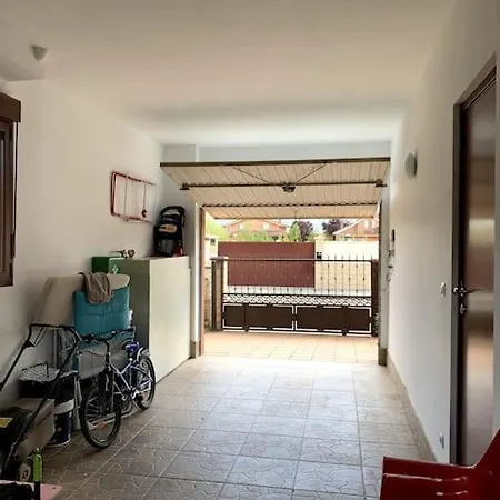 Semesterbostad Maria. *